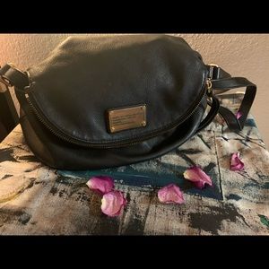 Marc Jacobs medium crossover.